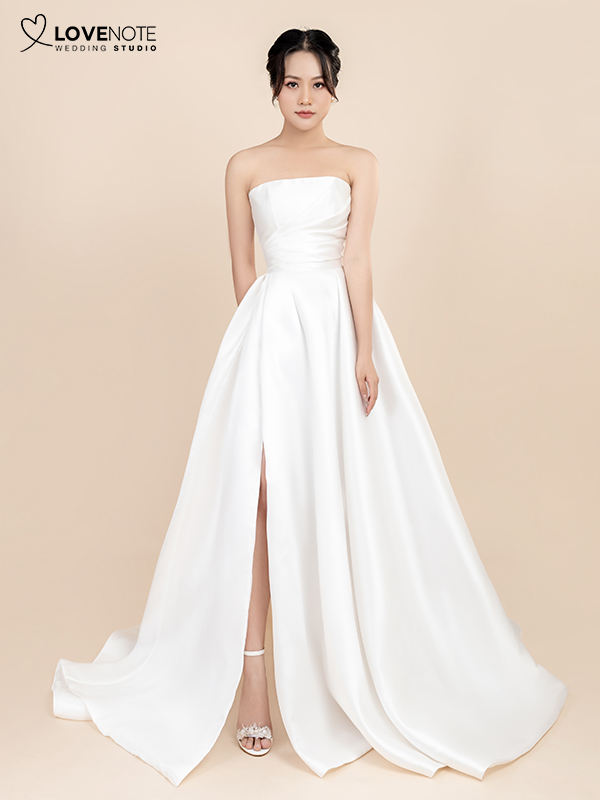 REN Bridal Studio ra mắt BST váy cưới Spring 2023 “Romance”